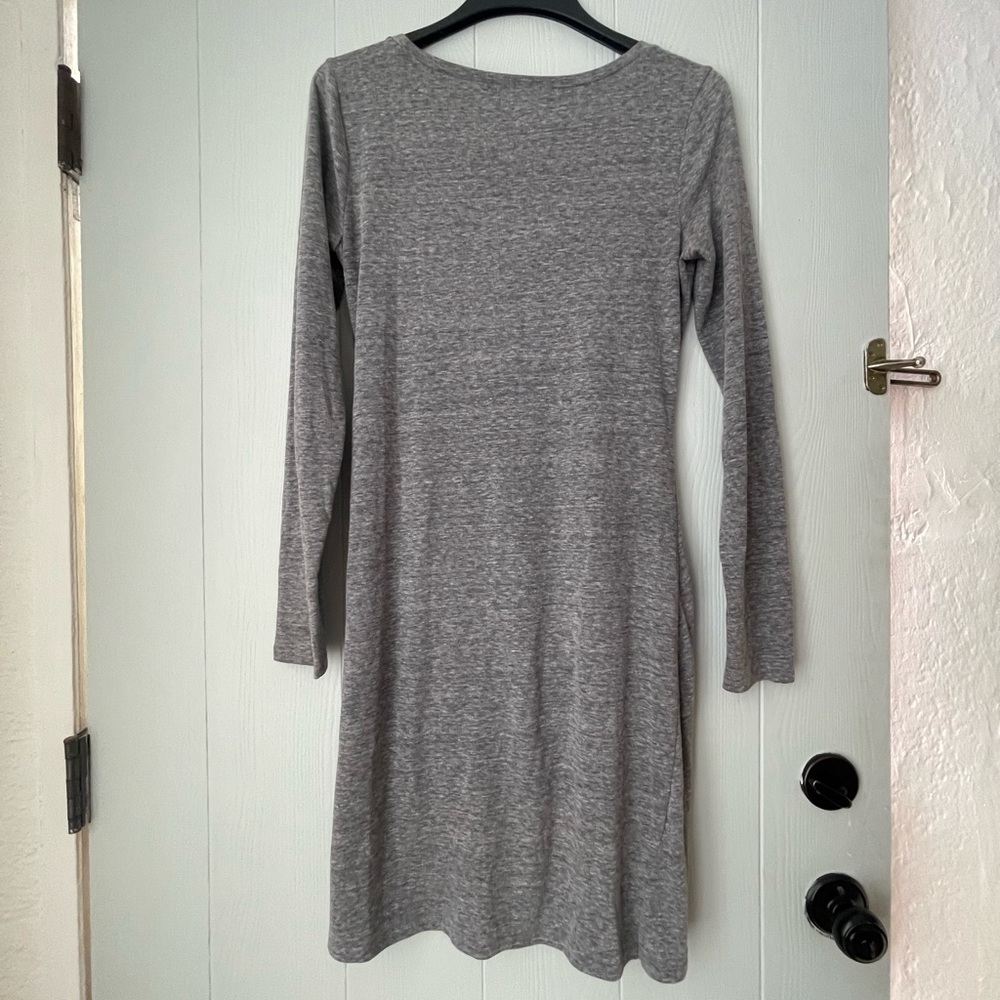 Leith Ruched Dress - Picture 2 of 4